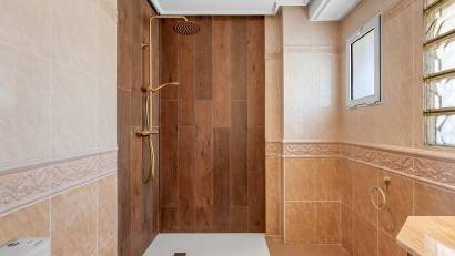 Resale - Villa -
Torrevieja