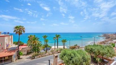 Resale - Villa -
Torrevieja