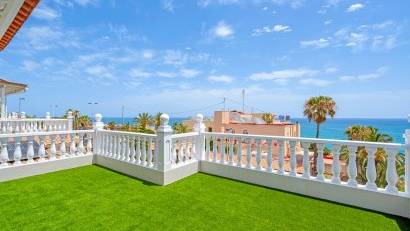 Resale - Villa -
Torrevieja