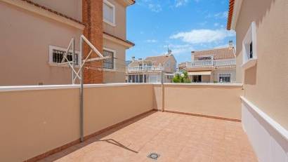 Resale - Villa -
Torrevieja