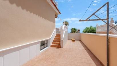 Resale - Villa -
Torrevieja