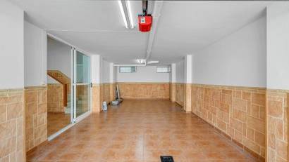 Resale - Villa -
Torrevieja