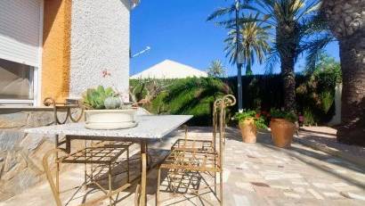 Resale - Finca -
La Marina