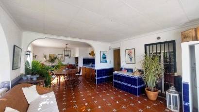 Resale - Finca -
La Marina