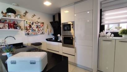 Återförsäljning - Apartment -
Orihuela Costa