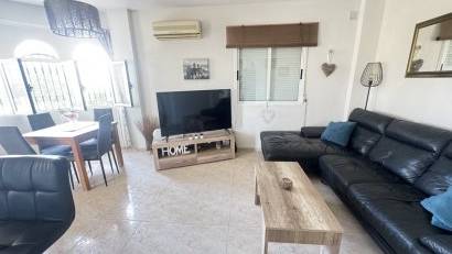 Återförsäljning - Villa -
Villamartin - Villamartín