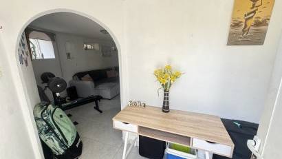 Återförsäljning - Villa -
Villamartin - Villamartín