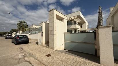 Återförsäljning - Detached villa -
Orihuela - Costa Blanca Sur