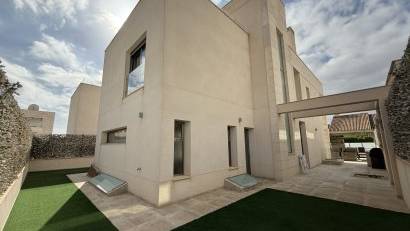 Återförsäljning - Detached villa -
Orihuela - Costa Blanca Sur