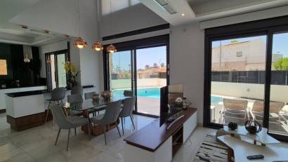 Reventa - Detached villa -
Torrevieja - Costa Blanca Sur