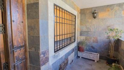 Återförsäljning - Detached villa -
Redován