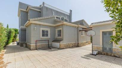 Resale - Villa -
San Fulgencio