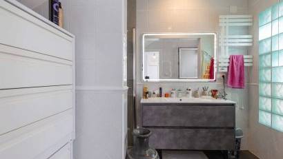 Resale - Villa -
Orihuela