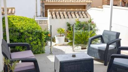 Resale - Villa -
Orihuela