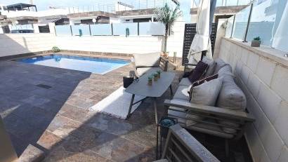 Återförsäljning - Villa -
Villamartin