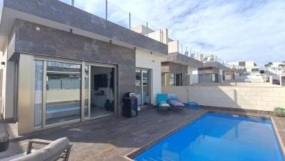 Återförsäljning - Villa -
Villamartin