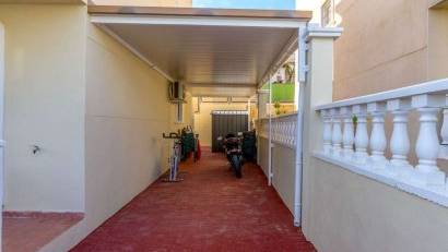 Återförsäljning - Villa -
Orihuela - Orihuela Costa