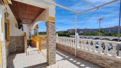 Återförsäljning - Bungalow -
Torrevieja