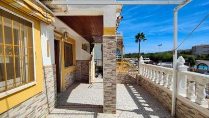 Återförsäljning - Bungalow -
Torrevieja