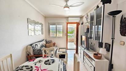 Återförsäljning - Bungalow -
Torrevieja