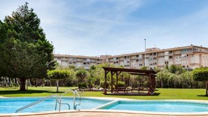 Återförsäljning - Bungalow -
Torrevieja