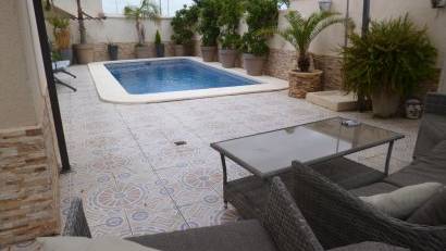 Reventa - Villa -
Playa Flamenca