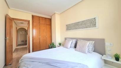 Resale - Apartment -
Torrevieja
