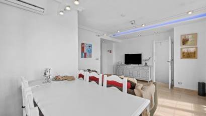 Reventa - Apartment -
Punta Prima