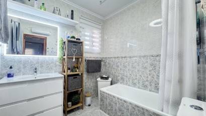 Reventa - Villa -
Villamartin - Villamartín