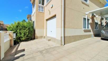 Resale - Villa -
Villamartin - Villamartín
