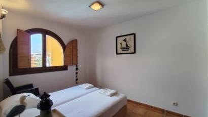 Resale - Apartment -
Punta Prima