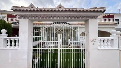 Resale - Townhouse -
Benijofar - Monte Azul