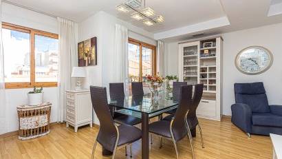 Återförsäljning - Apartment -
Torrevieja