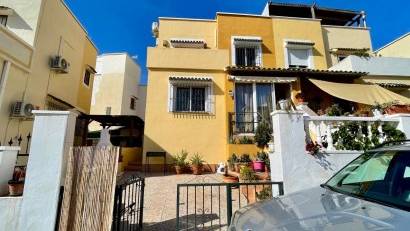 Återförsäljning - Radhus -
Los Altos