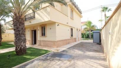 Återförsäljning - Villa -
Cabo Roig - Costa blanca