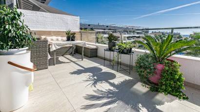 Resale - Apartment -
Playa Flamenca