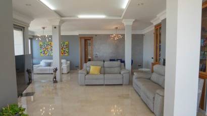 Resale - Apartment -
Benidorm