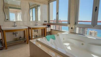 Resale - Apartment -
Benidorm