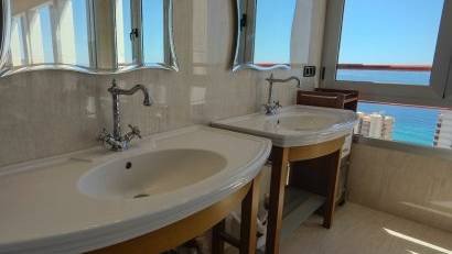 Resale - Apartment -
Benidorm