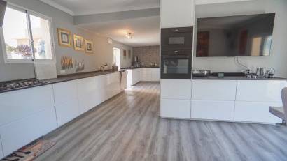 Resale - Finca -
Los Montesinos