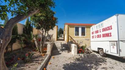 Resale - Finca -
Los Montesinos