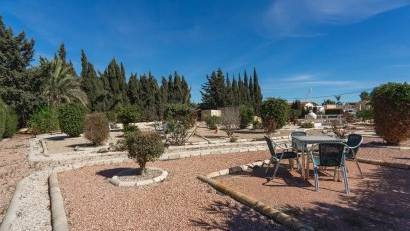 Resale - Finca -
Los Montesinos