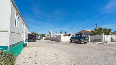 Resale - Finca -
Los Montesinos