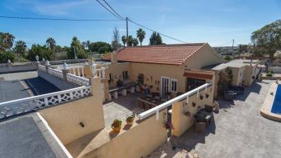 Resale - Finca -
Los Montesinos