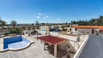 Resale - Finca -
Los Montesinos