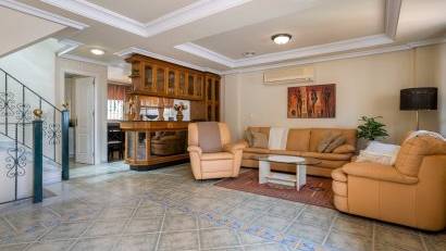 Resale - Villa -
Guardamar del Segura