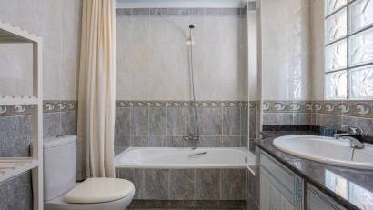 Resale - Villa -
Guardamar del Segura