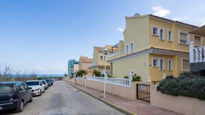 Resale - Villa -
Guardamar del Segura