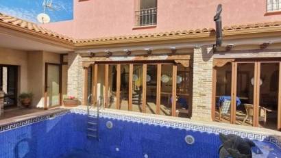 Återförsäljning - Villa -
Orihuela