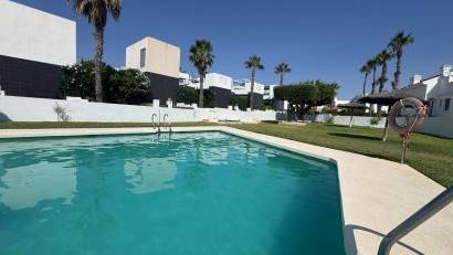 Resale - Bungalow -
Villamartin - Villamartín